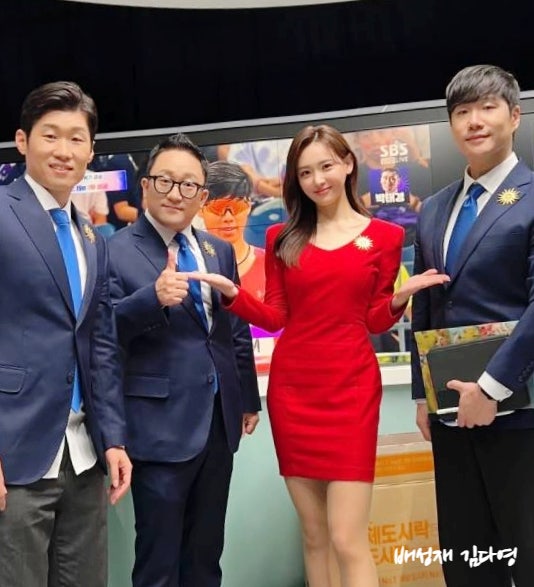 배성재 <b>김다영</b> 결혼 나이차 연애 골때녀 프로필 화제 이유