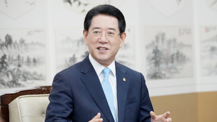<b>김영록 지사</b> ‘대선 출마 결심’…도청 ‘공식선언 아냐’ 진화