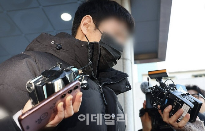 234명 <b>성착취</b> '목사방' <b>총책</b> 얼굴·이름 <b>공개</b>된다