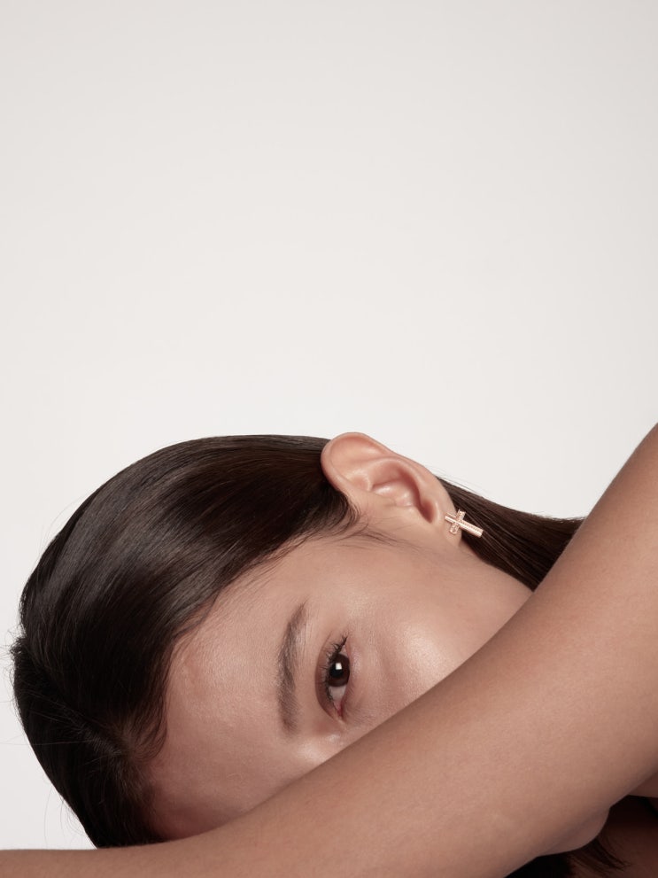  반조애 2025 NEW COLLECTION 룩북 공개