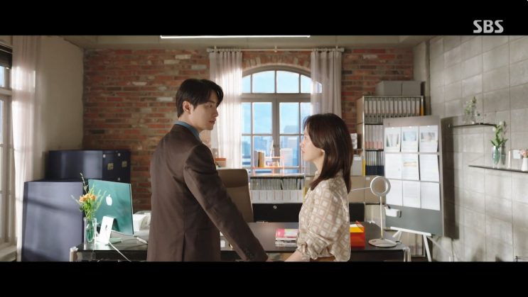 비서" <b>한지민</b><b>이준혁</b>, 사내 연애 공개! 그런데… <b>투자 사기</b>까... 