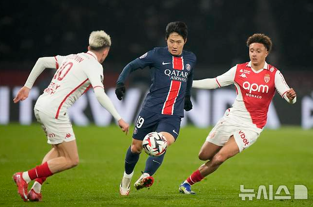 <b>이강인</b> 선수가 <b>PSG</b>에서 <b>모나코전</b>에서 교체 출전한 소식에 대해... 