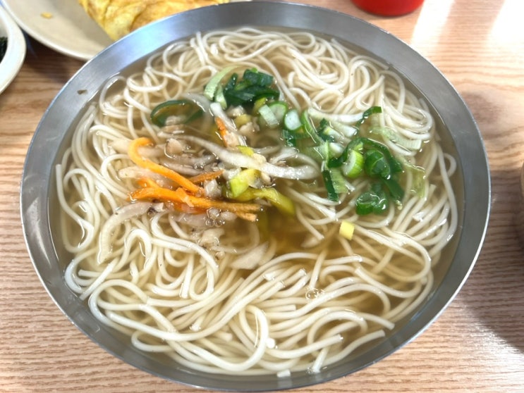  국수가 생각나면 찾아 가는 동네 식당 - 담양 뚝방국수