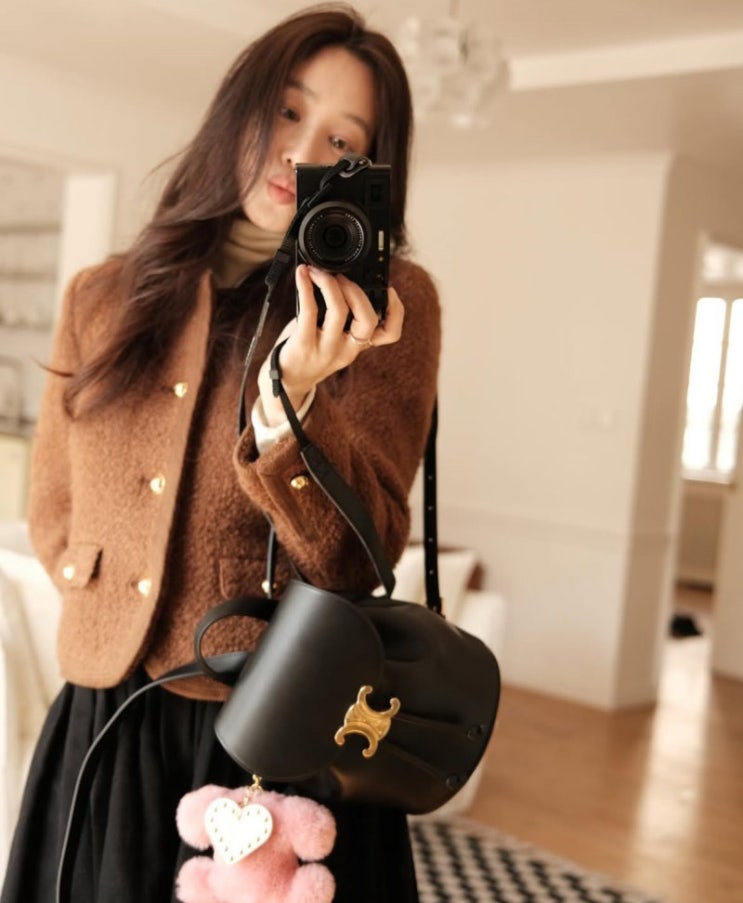  센스있는 정려원 연예인 하객룩, 셀린느 보니백팩
