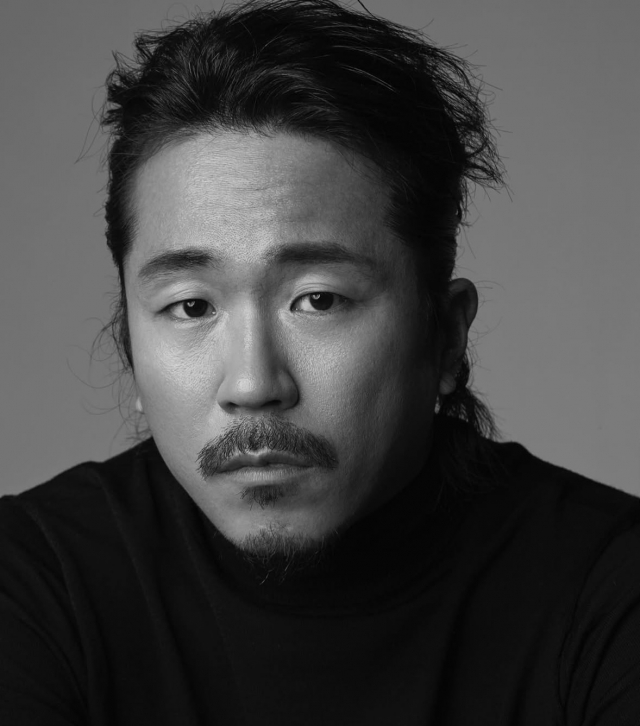 영화 감독 겸 배우 <b>양익준 후배 폭행</b> 혐의로 수사중