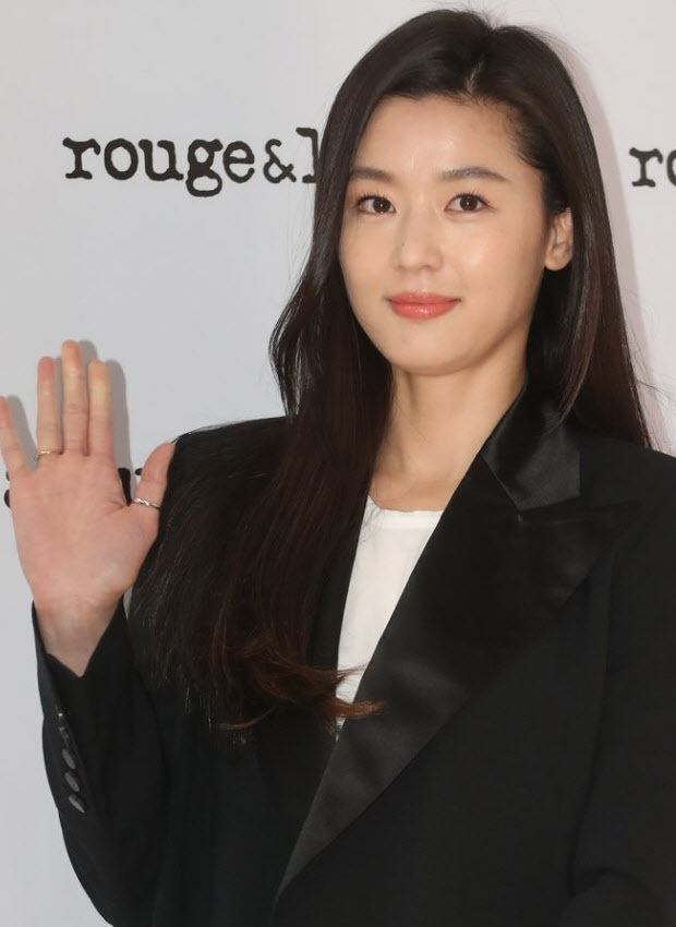 <b>전지현</b>, 2년 전 <b>세무조사</b> 후 추징금 납부…소속사 “위법... 