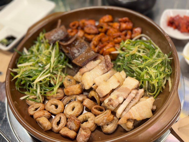  부산 사상 맛집 대양곱창 연탄구이! 쫄깃한 곱창과 삼겹살, 껍데기까지 한 판 완벽한 조합