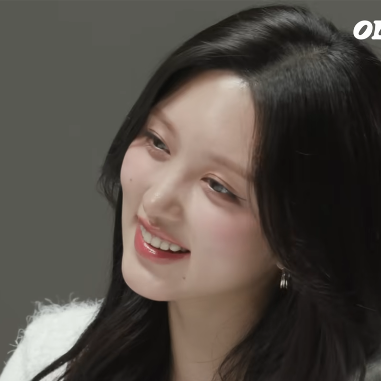 <b>아이브</b> 가을 <b>유튜브</b> 착용 이어링 정보? 다나버튼 귀걸이