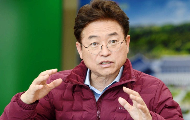 경북도지사 이철우 프로필 나이 고향 학력 경력 재산 경북지사 집회 애국가 제창 민주당 고....