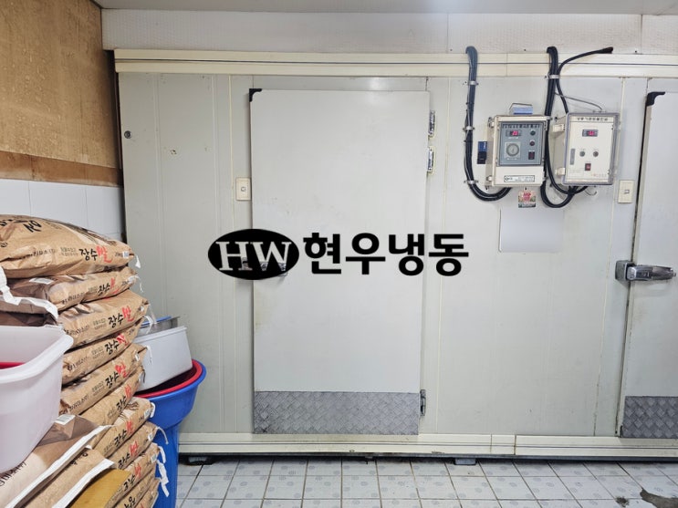 울산저온창고수리 도어 경첩파손으로 도아경첩교체수리 울산저온창고수리 도어 경첩파손으로 도아경첩교체수리
