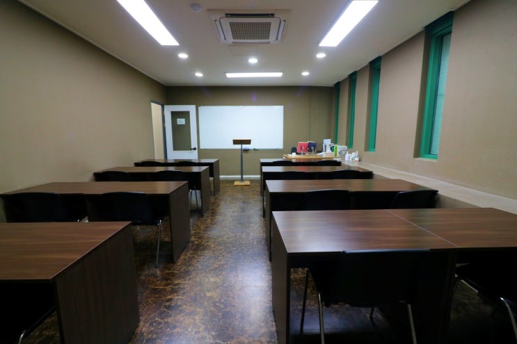  대전 둔산동 크로바 대로변 학원가 깔끔한 인테리어 완비 성업 중인 학원 임대