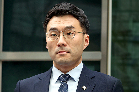 <b>김남국</b> 전 의원 <b>코인</b> 재산 신고 의혹에서 1심 <b>무죄</b> 선고 소식 정리