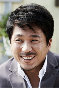 <b>양익준 후배 폭행</b>, 조사 중인 <b>양익준</b>, 영화계에서 논란이 되고... 