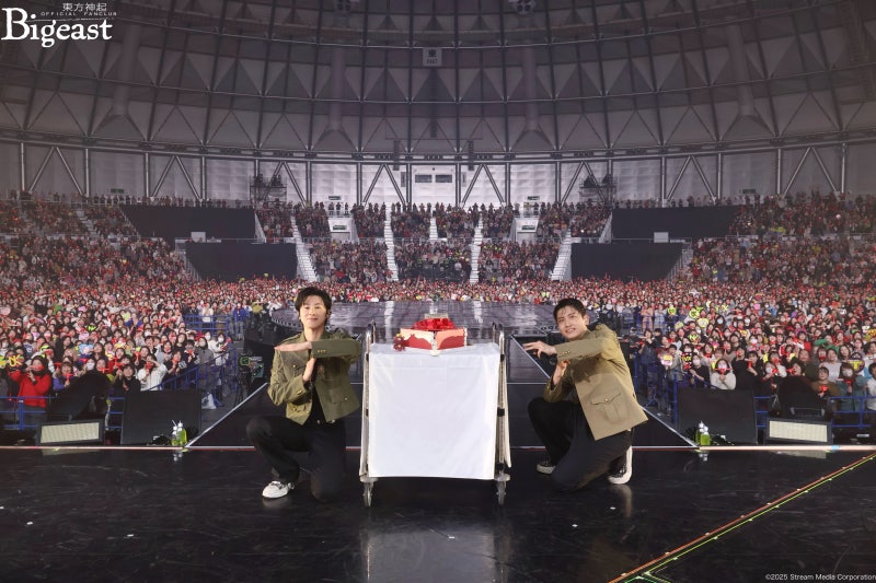 250210 TOHO INFO : 동방신기 후쿠이 공연 성공적으로 마쳤고, 관객과 함께 유노윤호의 생일 축하