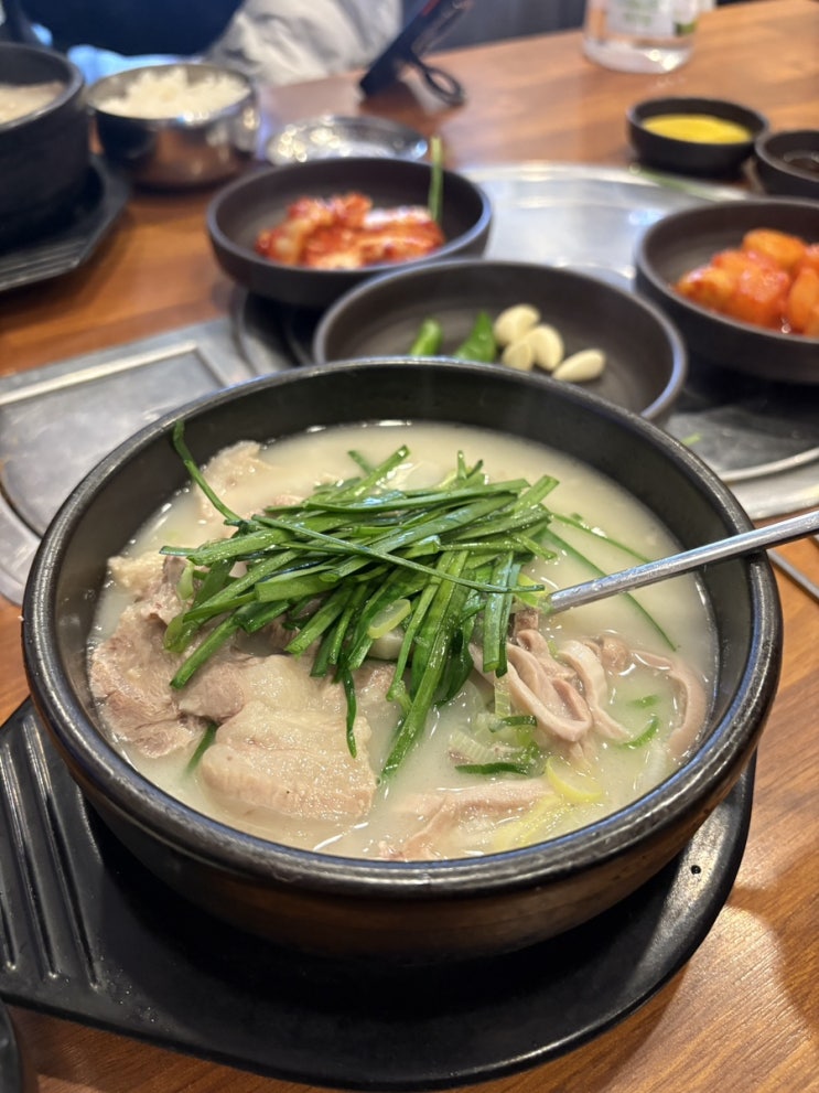  부산 해운대돼지국밥 국봉수백진국:) 따끈한 국밥 한뚝배기 후기