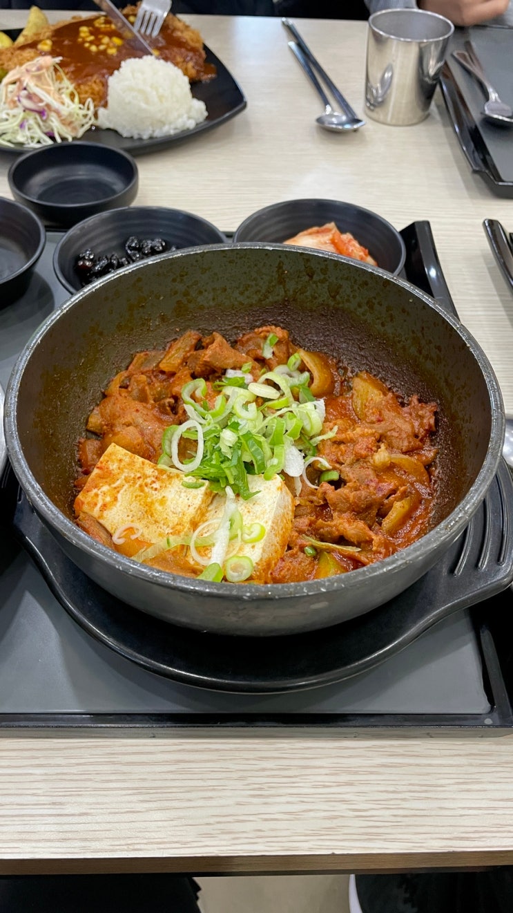 천등산휴게소 제천방향 푸드코트 한식 수라방 고추장짜글이 솥밥
