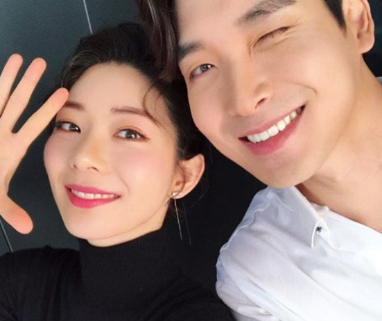 <b>정겨운</b> 10살 연하 미모의 아내와 <b>재혼</b> 비하인드, 전부인과... 