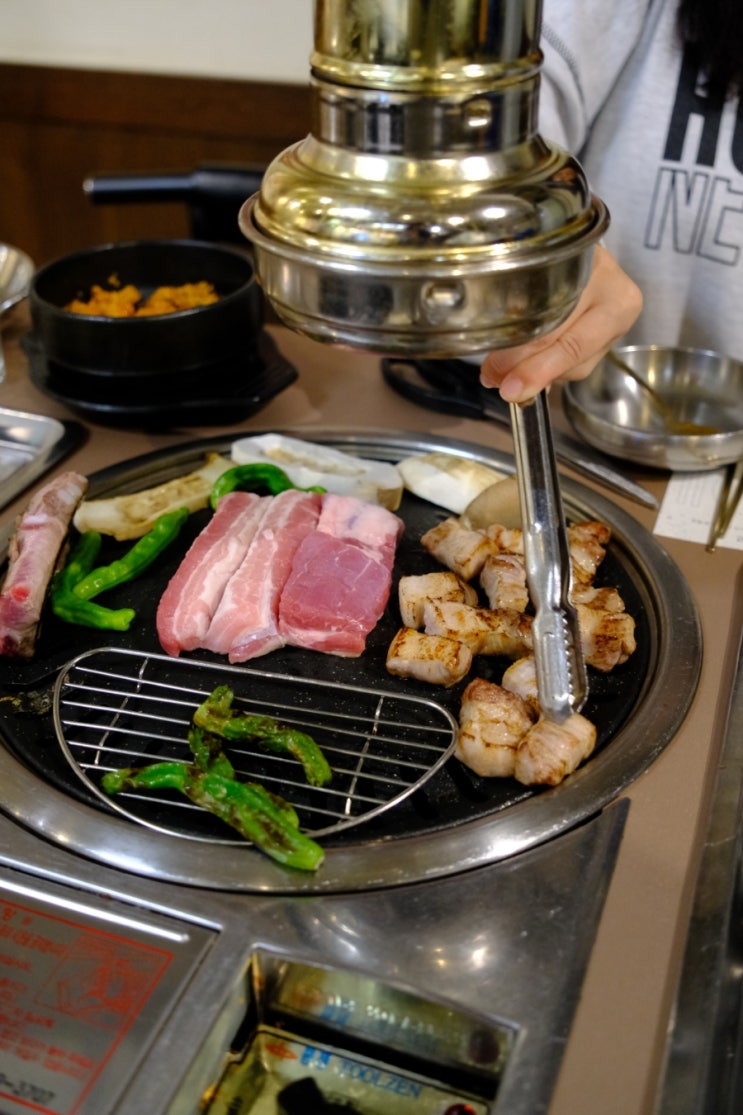  국고집은 회식하기 좋은 선릉역맛집인데 매운김치와 생갈비가 조화로운 대치동 고기집이다