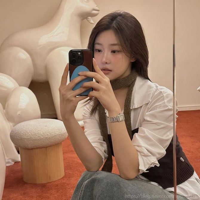  솔로지옥 이시안 데일리룩 머리염색 팬톤컬러 모카무스 활용법