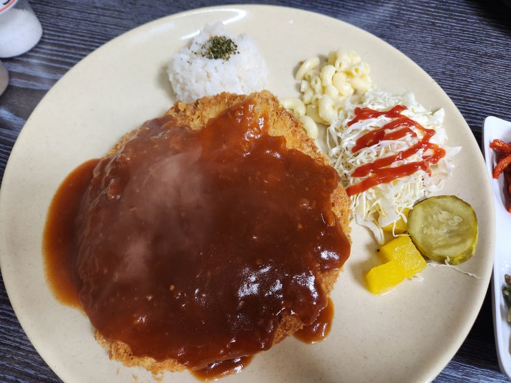  인천 월미도 맛집 뽀로로파크 근처 '왕돈가스분식'