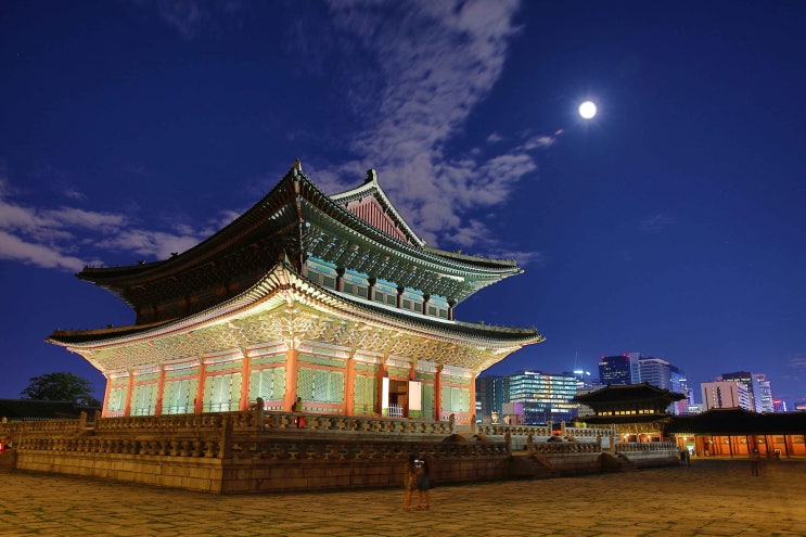  서울 당일치기 여행지 추천! 경복궁 야간개장으로 특별한 하루 보내기