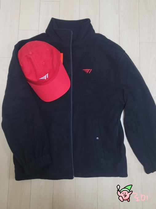  T1 Logo Fleece Jacket T1 Logo Ball Cap - Red 착샷 후기