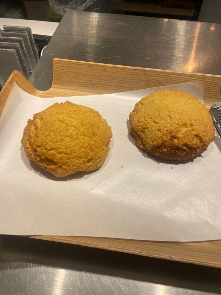  곤크란쉐리에 서초반포점 소금빵 소보루 찐 맛집 카페