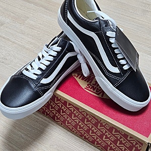 (내돈내산)반스 레더 올드스쿨 블랙 Vans Leather Old Skool Black 260사이즈 (VN000CP5BPB1)