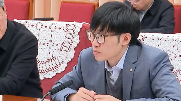 젠슨황 넘어설 갑부?…225조원 가치 中딥시크 ‘량원펑’ 젠슨황 넘어설 갑부?…225조원 가치 中딥시크 ‘량원펑’