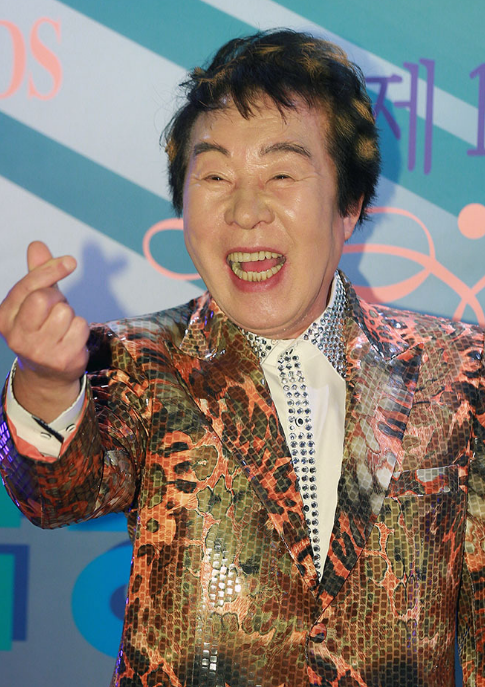 송대관 별세... '해뜰날'의 전설이 떠났다.