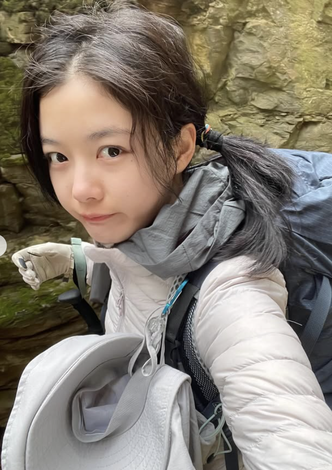 진짜 예쁜 김유정 산티아고 순례길 여행 근황