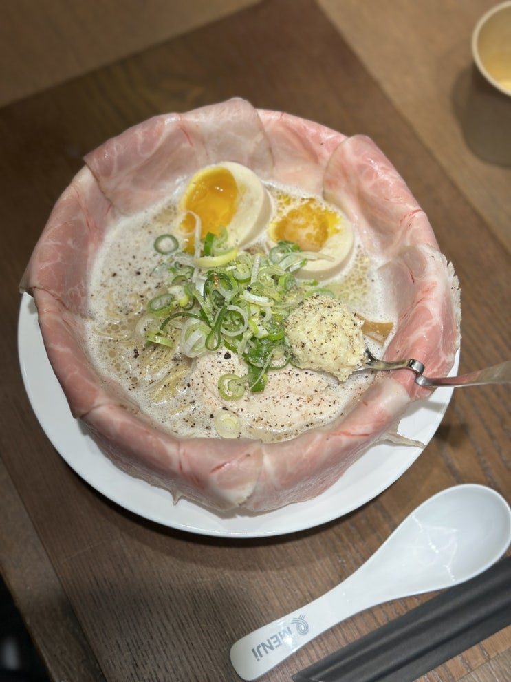  건대입구 라멘 맛집 멘지 건대점 닭 육수 베이스의 통밀 자가제면