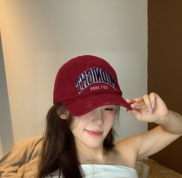  이 것만 쓰면 이제 소두 완성? 얼굴 작아보이게 만드는 여자 모자 종류에서 빈티지 워싱이 매력인 여성 볼캡 추천
