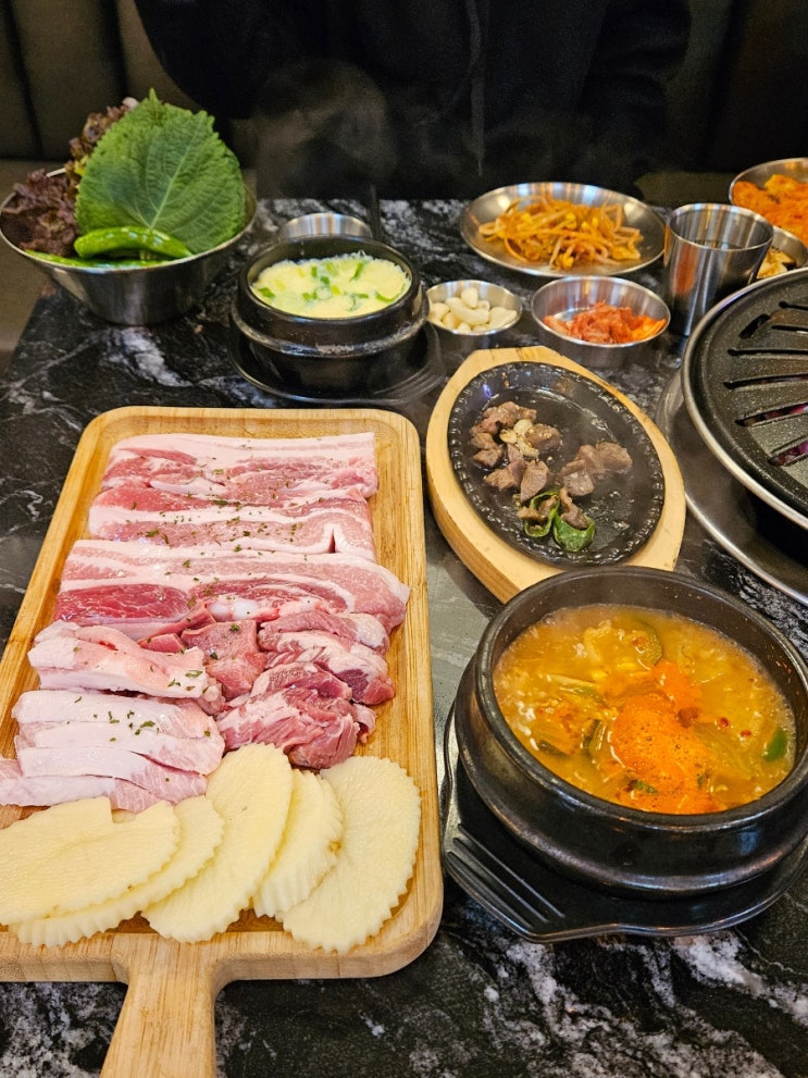  [구미 봉곡동 맛집] 숯불 삼겹살부터 다양한 점심메뉴까지 <시밤(시간이 머무는 밤)>