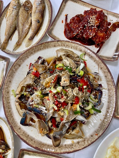  군산간장게장 맛집 어은동꽃게장에서 점심으로 꽃게장 백반 먹는거 추천