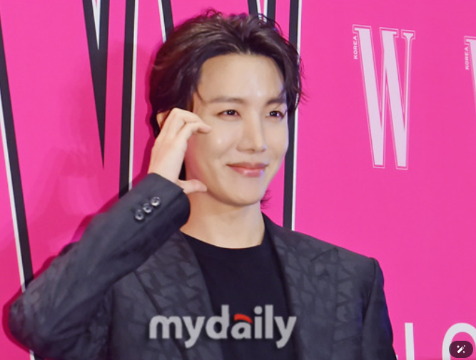[단독] 기지개 켜는 <b>BTS</b> <b>제이홉</b>, '요정재형' 뜬다…방탄 <b>완전체</b>... 