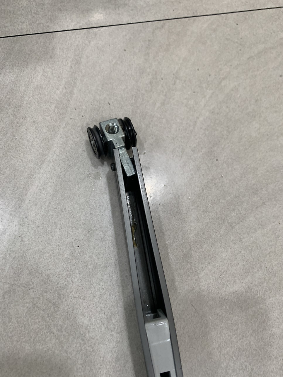 미닫이 포켓도어 고장수리