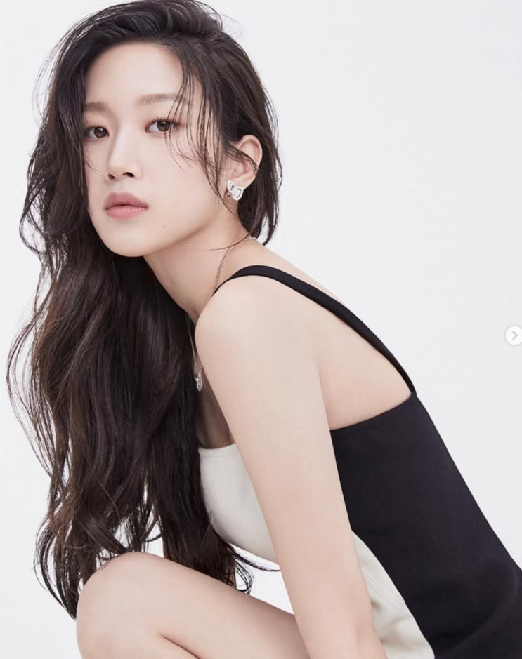<b>그놈은 흑염룡</b> <b>문가영</b> 밀라노에서 더욱 빛난 외모