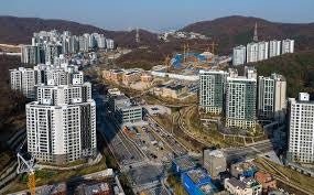 ‘대장동 50억 클럽’ 박영수 전 특검 1심 징역 7년… 법정구속
