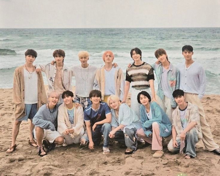 SEVENTEEN 団体写真：高画質壁紙（13人全員のSVT SEVENTEEN フォトコレクション エスクプス、ジョンハン、ジョシュア他）