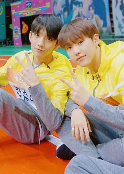 SEVENTEEN メンバーのセルカ＆ユニット写真：高画質壁紙（SVT SEVENTEEN フォトコレクション エスクプス、ジョンハン他）