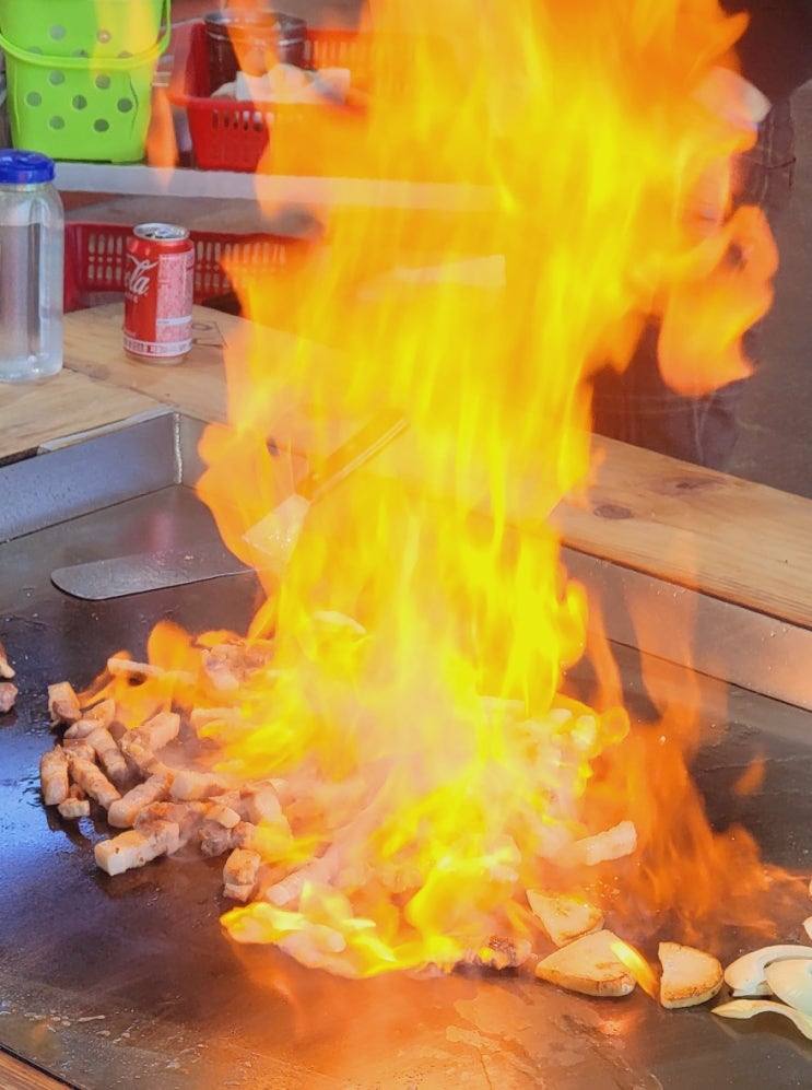  [명지]화려한 불쇼는 서비스 철판삼겹살 맛집 '그날이후불타는삼겹살 본점'