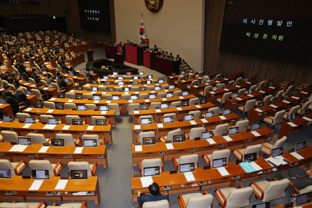 野, '<b>마은혁 임명 촉구결의안</b>' 본회의 의결…국힘 "야당 일방적... 