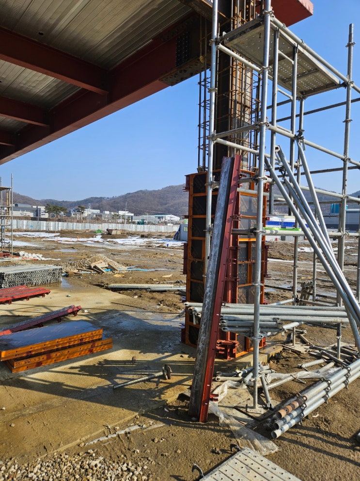 스마트한 k 기둥폼 시공 사진 설명 (생산성 향상과 원가 절감을 극대화할 수 있답니다.) 스마트한 k 기둥폼 시공 사진 설명 (생산성 향상과 원가 절감을 극대화할 수 있답니다.)