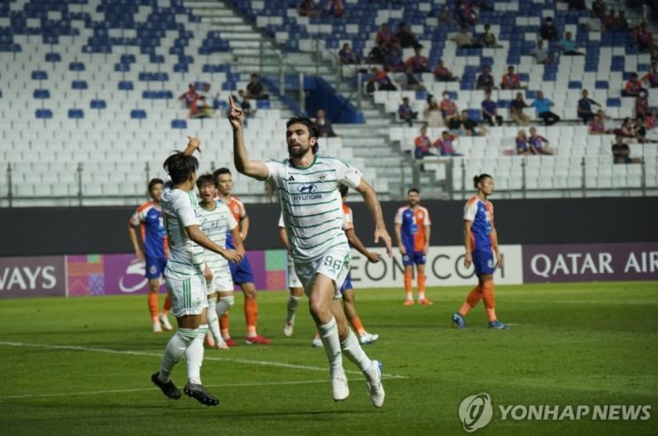 전북 현대 거스 포옛 감독 화려한 데뷔전, ACL2 4-0 대승, 장신 스트라이커 콤파뇨 '헤더 2골' 주인공 전북 현대 거스 포옛 감독 화려한 데뷔전, ACL2 4-0 대승, 장신 스트라이커 콤파뇨 '헤더 2골' 주인공