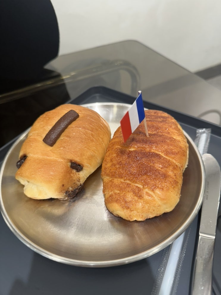  용산 소금빵 맛집 아이파크몰 오시오, 프렌치 소금 빵 감성 그대로