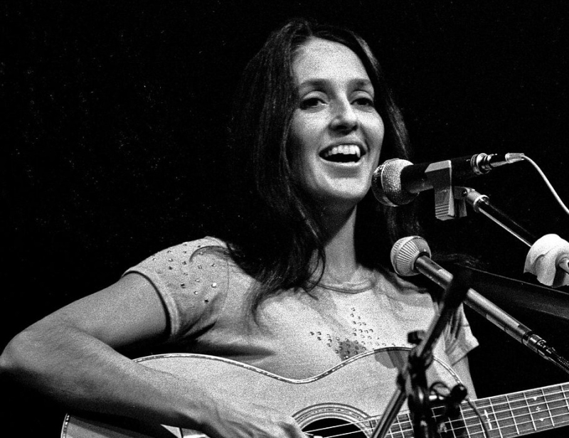 조안 바에즈(Joan Baez)에 대한 사실, 천사의 목소리를 가진 불꽃 -1
