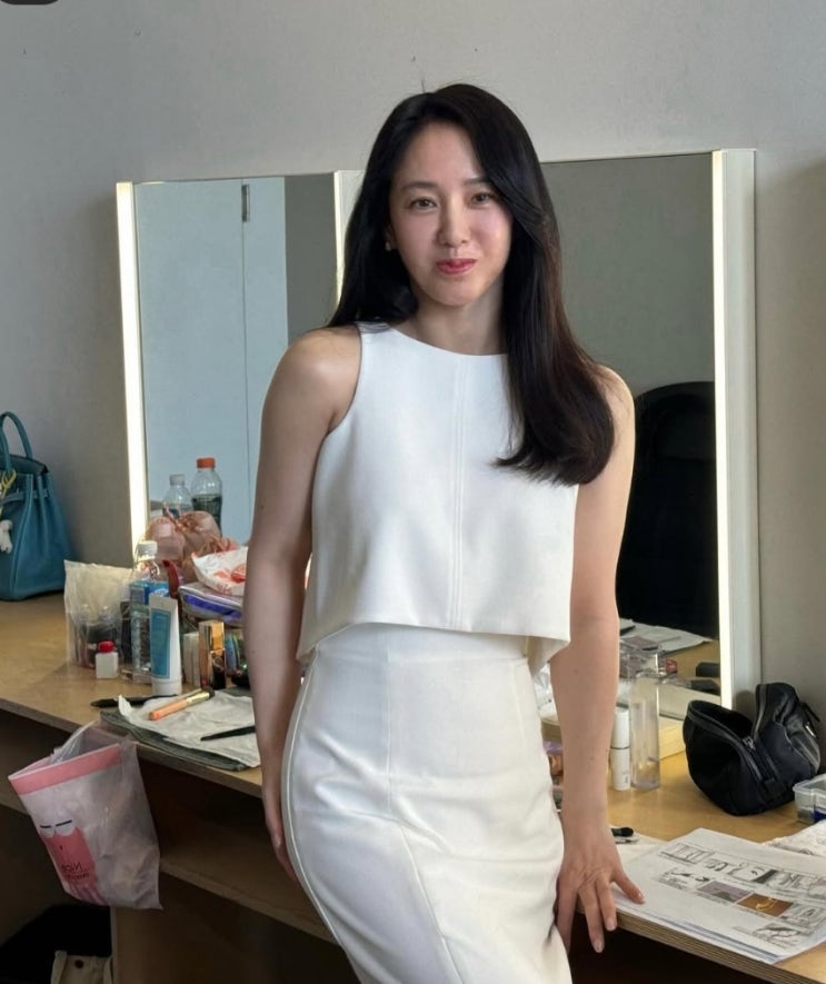 박주미, 54세에도 믿기지 않는 <b>동안</b> 미모 <b>비결</b>  <b>관리</b>루틴공개