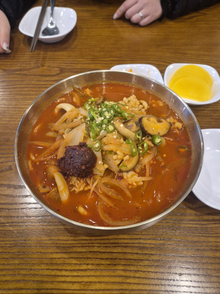  [동작구 상도동] 유관장반점 상도본점 (화끈한, 땀나는, 감칠맛 넘치는, 다대기 들어가는, 매운 고추짬뽕)