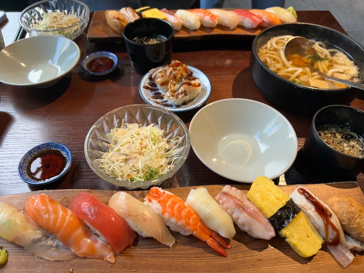  안암역 고려대학교 앞 데이트하기 좋은 초밥 맛집 <호랑이초밥 고대점>(호랑이 모둠초밥)